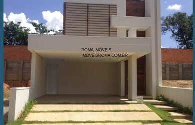 Imagem: A casa em condomínio possui 3 Dormitórios, 1 Banheiro, 2 Vagas