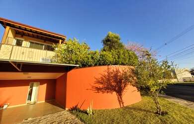 Imagem: A casa em condomínio possui 3 Dormitórios, 5 Banheiros, 4