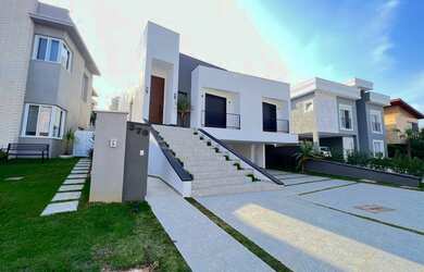 Imagem: A casa em condomínio possui 4 Dormitórios, 5 Banheiros, 5