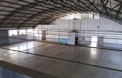 Imagem: O depósito possui 2.720m² de Área e está localizado em