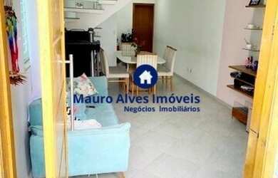 Imagem: A casa possui 3 Dormitórios, 2 Banheiros, 3 Vagas na garagem