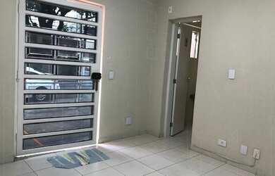 Imagem: O depósito possui 2 Vagas na garagem e 160m² de Área e está