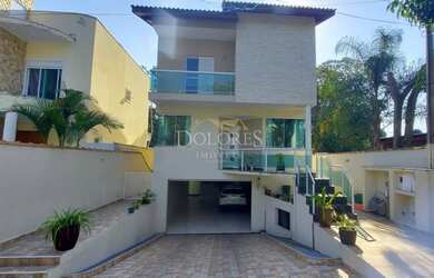 Imagem: A casa em condomínio possui 3 Dormitórios, 5 Banheiros, 310m²