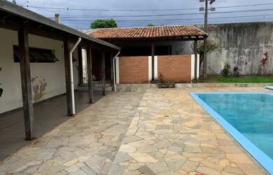 Imagem 4: Casa à Venda em Marília com Piscina no Bairro Jardim Marajó