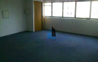 Imagem: O depósito possui 4 Vagas na garagem e 218m² de Área e está