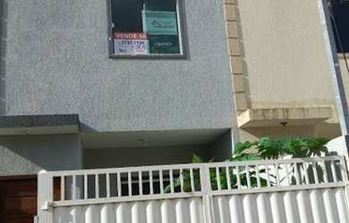 Imagem: A casa possui 2 Dormitórios, 2 Banheiros, 1 Vaga na garagem