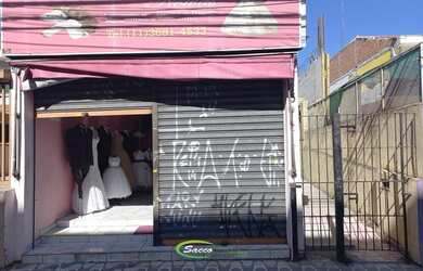 Imagem: A casa possui 3 Dormitórios, 2 Banheiros, 160m² de Área e