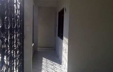 Imagem: A casa possui 3 Dormitórios, 4 Banheiros, 2 Vagas na garagem