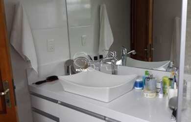 Imagem 11: Linda casa,4 suítes,Ampla área de lazer piscina, churrasqueira, forno a lenha, campo de fu