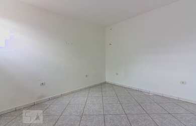 Imagem: A casa possui 1 Dormitório, 1 Banheiro, 1 Vaga na garagem