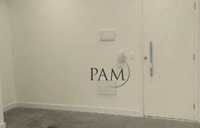 Imagem: O depósito possui 1 Vaga na garagem e 37m² de Área e está