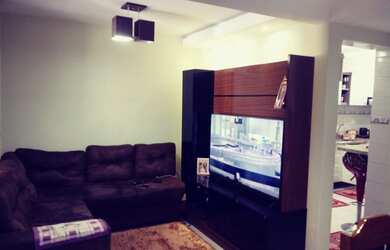 Imagem: A casa possui 3 Dormitórios, 2 Banheiros, 2 Vagas na garagem