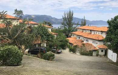 Imagem: A casa em condomínio possui 3 Dormitórios, 4 Banheiros, 125m²