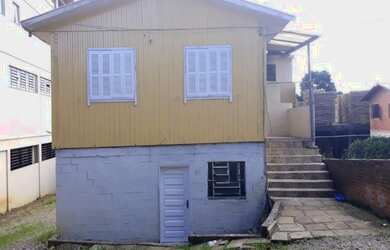 Imagem: A casa possui 2 Dormitórios, 1 Banheiro, 1 Vaga na garagem