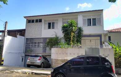 Imagem: A casa possui 5 Dormitórios, 5 Banheiros, 3 Vagas na garagem