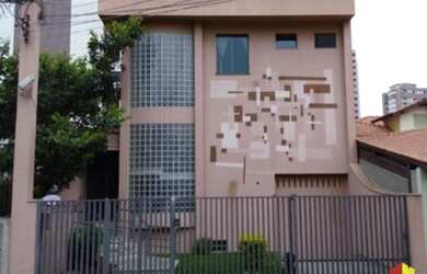 Imagem: O depósito possui 5 Vagas na garagem e 600m² de Área e está