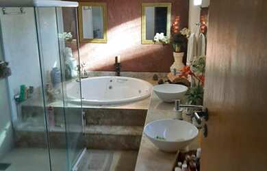 Imagem: A casa à venda possui 3 Dormitórios, 5 Banheiros, 260m² de