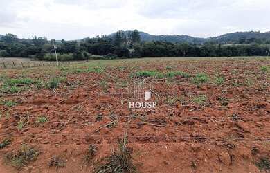 Imagem: O terreno possui 40.000m² de Área e está localizado em Área