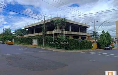 Imagem: O depósito possui 5 Vagas na garagem e 1450m² de Área e está