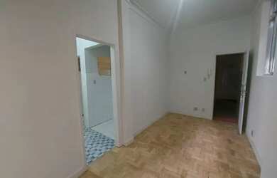 Imagem: O apartamento possui 2 Dormitórios, 1 Banheiro, 52m² de Área