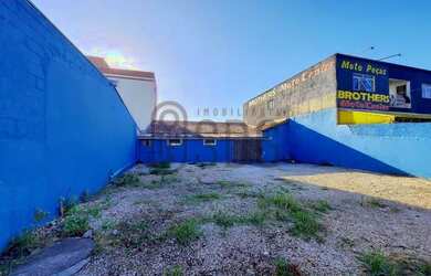 Imagem: A casa possui 2 Dormitórios, 2 Banheiros, 5 Vagas na garagem