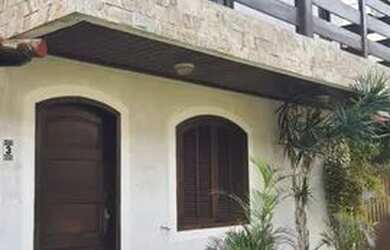 Imagem: A casa possui 3 Dormitórios, 3 Banheiros, 2 Vagas na garagem