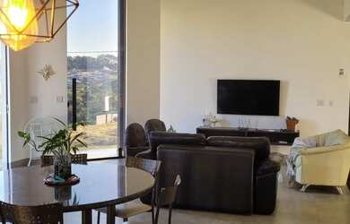 Imagem: A casa em condomínio possui 3 Dormitórios, 4 Banheiros, 2