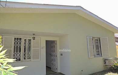 Imagem: A casa possui 3 Dormitórios, 4 Banheiros, 2 Vagas na garagem