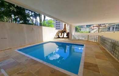 Imagem: O apartamento possui 1 Dormitório, 1 Banheiro, 1 Vaga na garagem