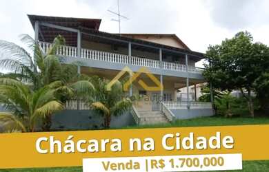 Imagem: A casa possui 5 Dormitórios, 5 Banheiros, 5 Vagas na garagem