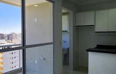 Imagem: O apartamento possui 2 Dormitórios, 1 Banheiro, 2 Vagas na