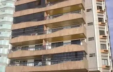 Imagem: O apartamento possui 4 Dormitórios, 4 Banheiros, 2 Vagas na