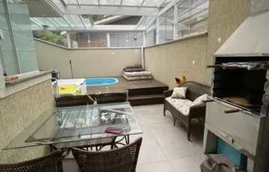 Imagem: A casa possui 3 Dormitórios, 3 Banheiros, 3 Vagas na garagem