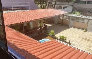 Imagem: A casa possui 3 Dormitórios, 3 Banheiros, 3 Vagas na garagem