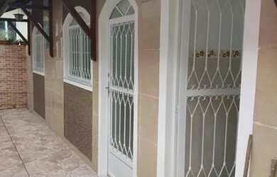 Imagem: A casa possui 1 Dormitório, 1 Banheiro, 60m² de Área e está