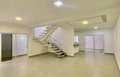 Imagem: A casa em condomínio possui 4 Dormitórios, 4 Banheiros, 2