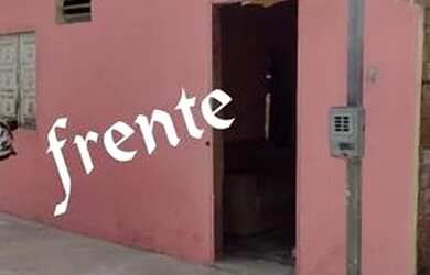 Imagem: A casa possui 2 Dormitórios, 1 Banheiro e está localizado