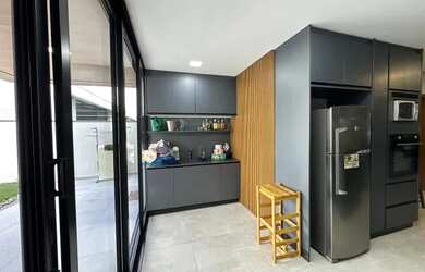 Imagem 4: Casa Alto Padrão, 4 Quartos, Closet, Hidromassagem, Garagem 3 carros,...