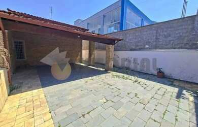 Imagem 2: Casa térrea com edícula em região Central de Caraguatatuba