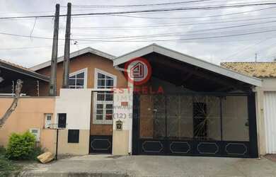 Imagem: A casa possui 3 Dormitórios, 1 Banheiro, 1 Vaga na garagem