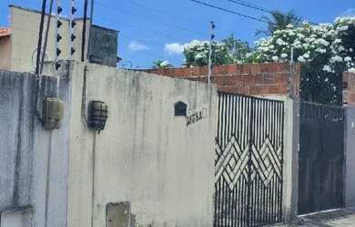 Imagem: A casa possui 1 Dormitório, 1 Banheiro, 198m² de Área e