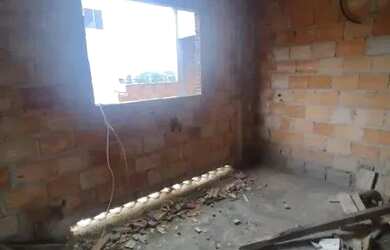 Imagem 13: CASA GEMINADA INACABADA. Área de serviço, 85m² de Área, 2 Vagas na...