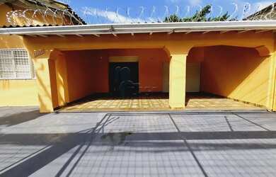 Imagem: O depósito possui 5 Vagas na garagem e 257m² de Área e está