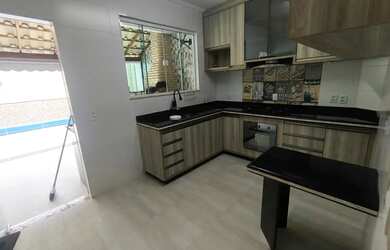 Imagem: A casa possui 3 Dormitórios, 3 Banheiros, 1 Vaga na garagem