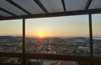 Imagem: A casa em condomínio possui 4 Dormitórios, 3 Banheiros, 2