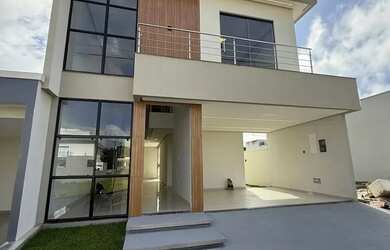 Imagem: A casa em condomínio possui 4 Dormitórios, 5 Banheiros, 2