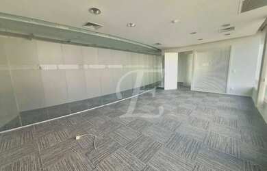 Imagem: O depósito possui 5 Vagas na garagem, 2844m² de Área e Imóvel