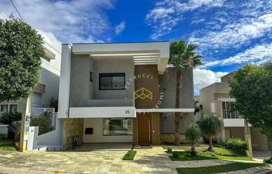 Imagem: A casa em condomínio possui 3 Dormitórios, 5 Banheiros, 333m²