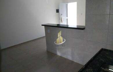 Imagem: A casa possui 2 Dormitórios, 2 Banheiros, 2 Vagas na garagem