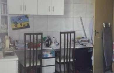 Imagem: A casa possui 2 Dormitórios, 1 Banheiro, 100m² de Área e